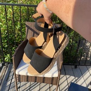 Soda Espadrille Platform Sandals Black Suede 7.5